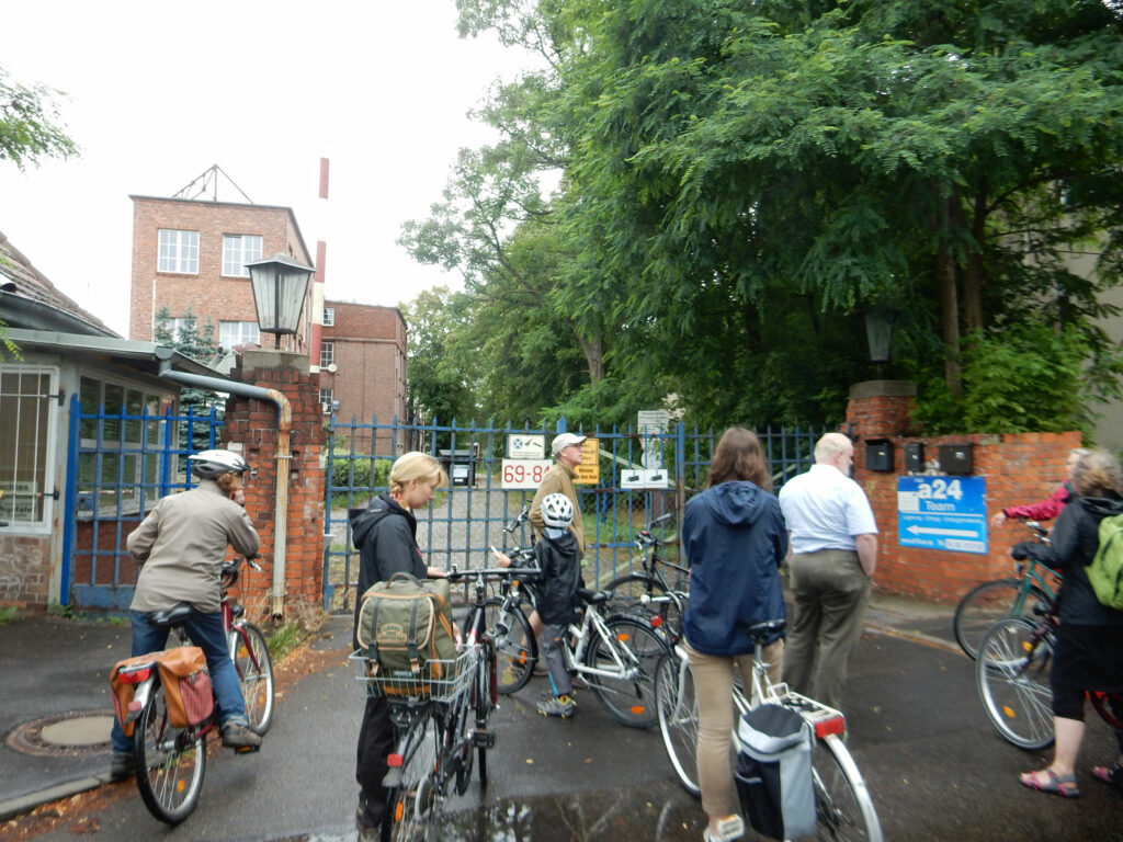 Meine erste geführte Radtour. In einer kleinen Gruppe ging es durch Schöneweide und Köpenick und wir bekamen interessante Infos zur Geschichte des Gebietes.